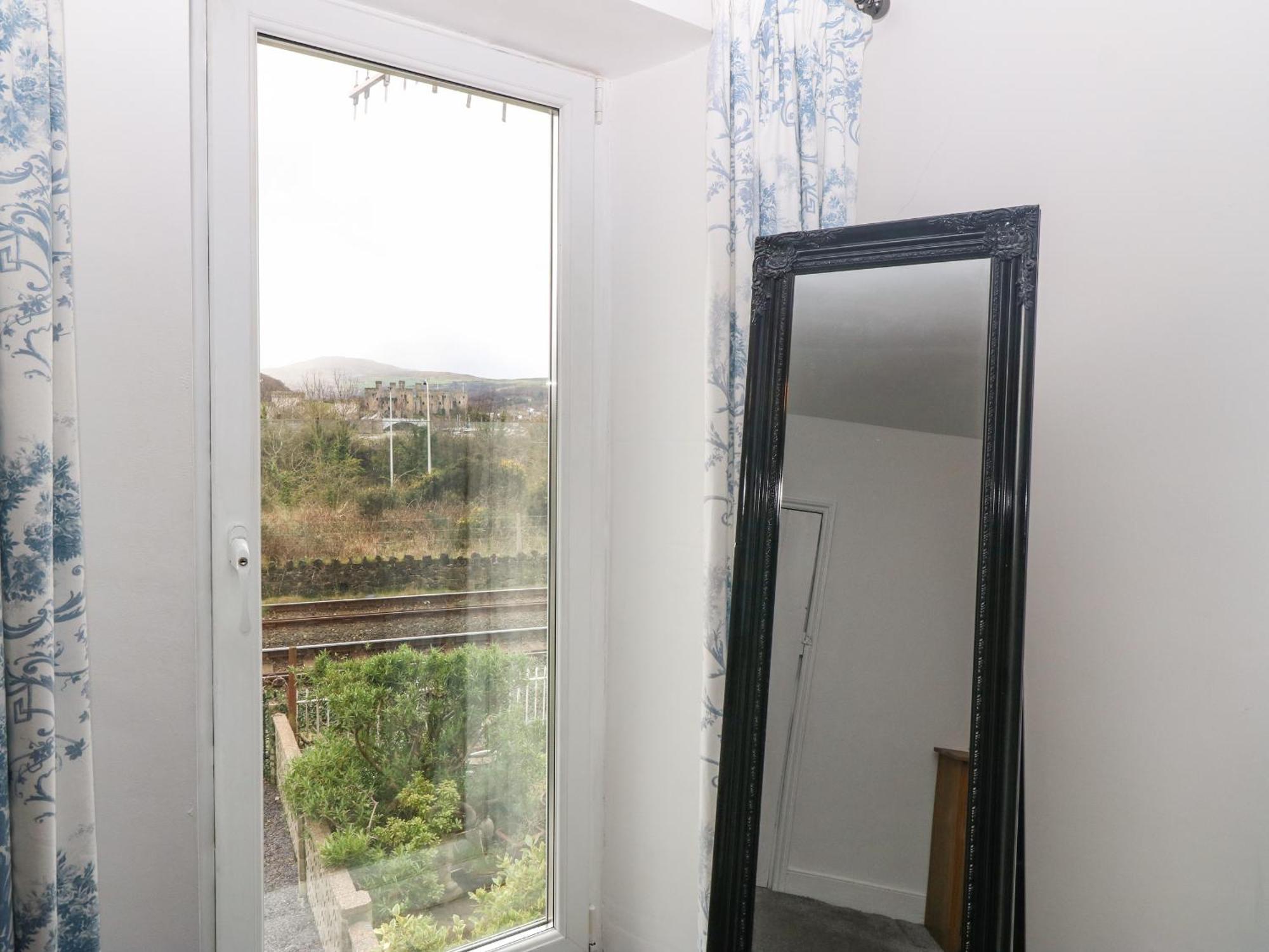 Platform 13 Railway Cottage Llandudno Junction Exteriör bild